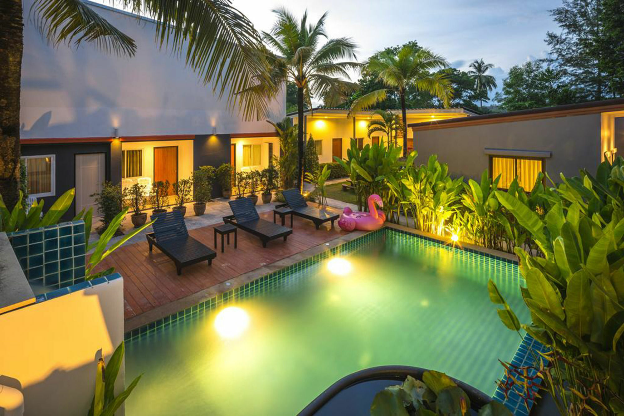 Modern Resort @ Naiyang Nai Yang Beach Esterno foto